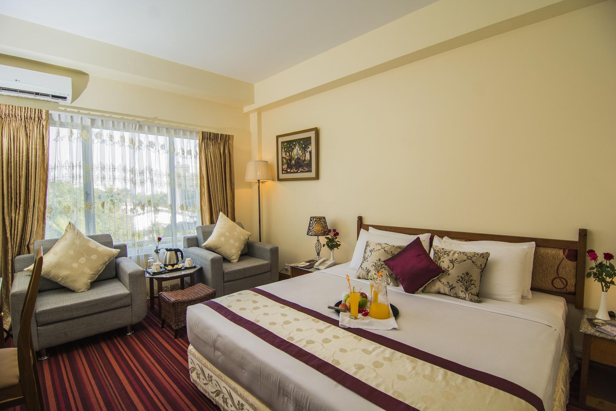 Reno Hotel Yangon Exterior photo