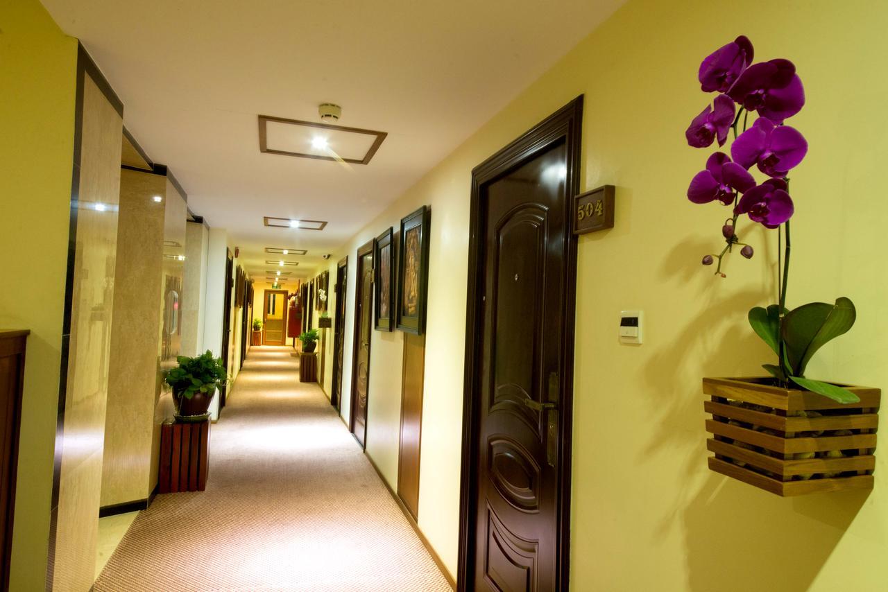 Reno Hotel Yangon Exterior photo